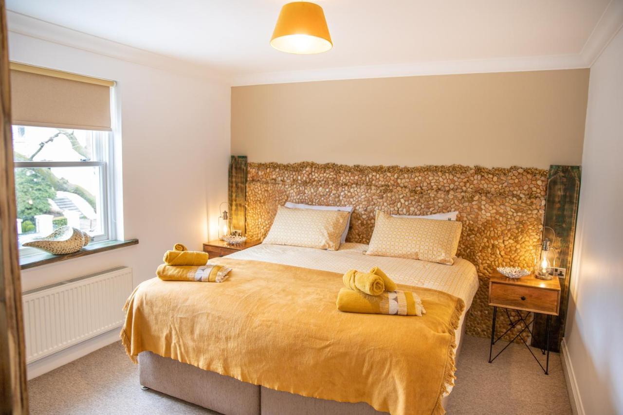 The Beach House Holiday Apartments Истборн Екстериор снимка