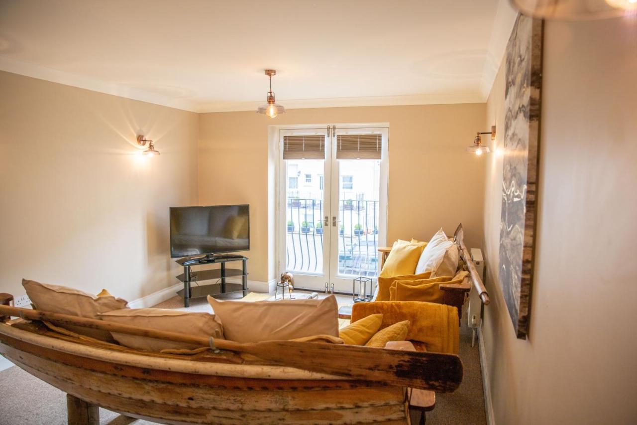 The Beach House Holiday Apartments Истборн Екстериор снимка