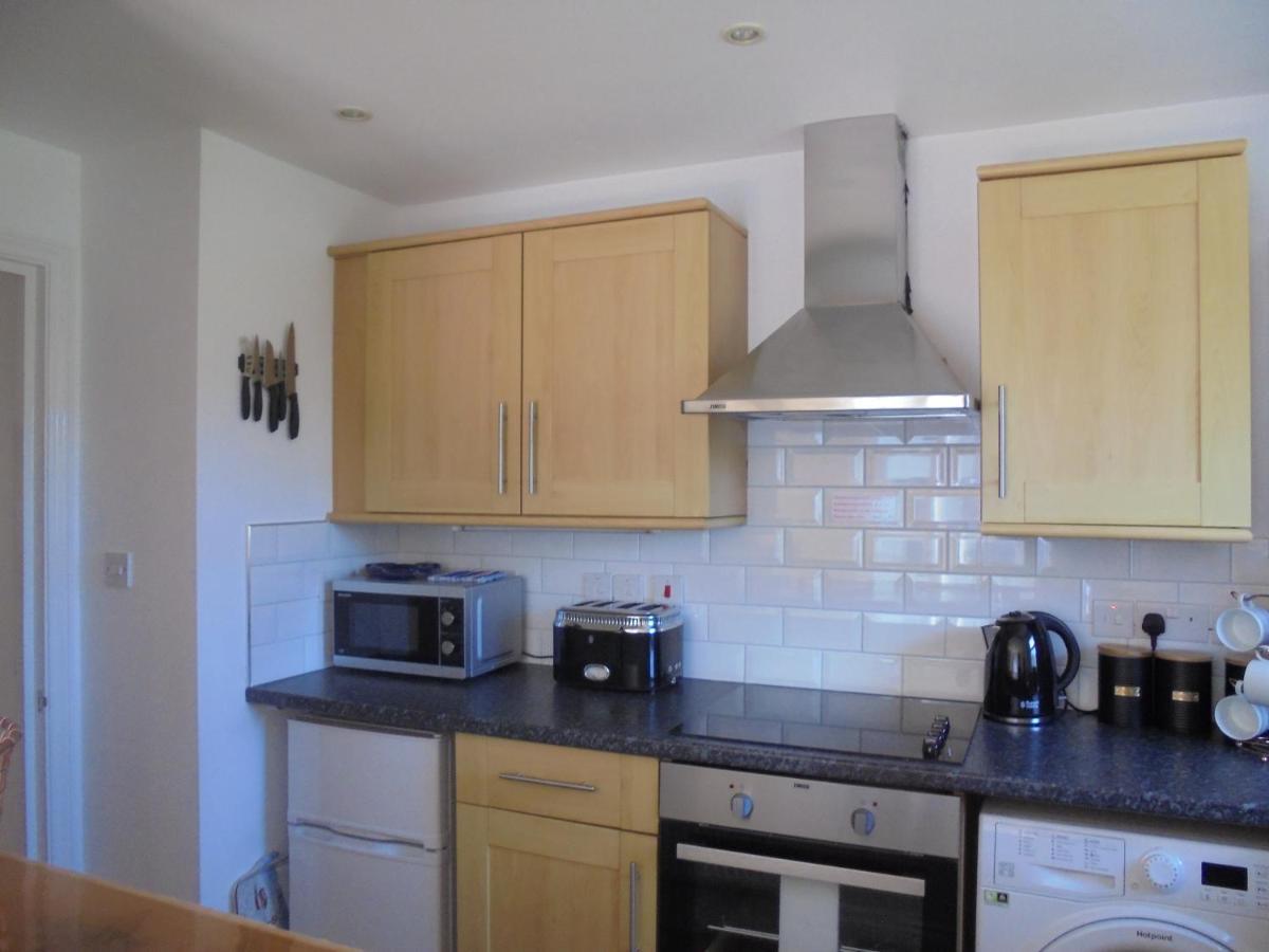 The Beach House Holiday Apartments Истборн Екстериор снимка