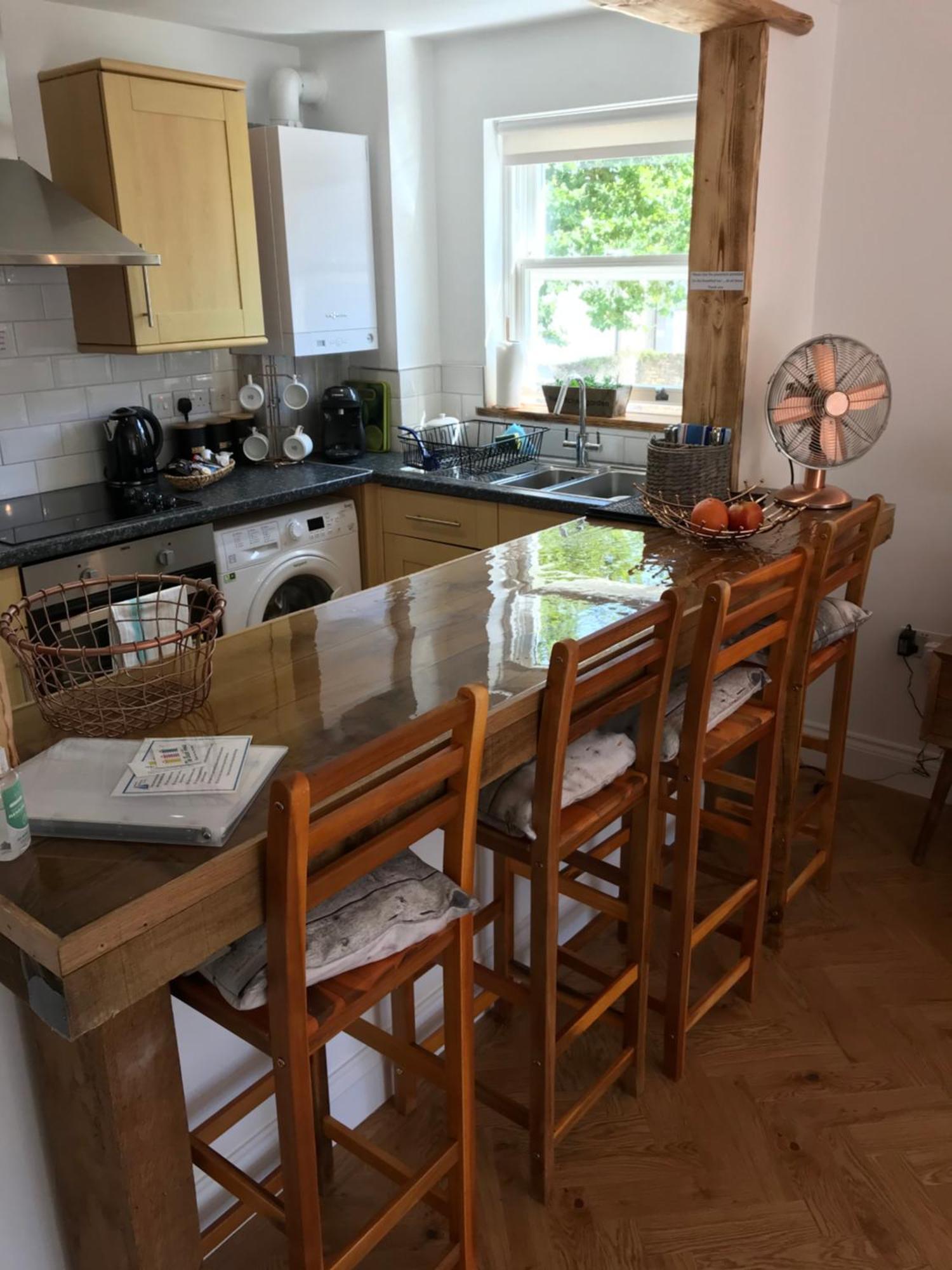 The Beach House Holiday Apartments Истборн Екстериор снимка
