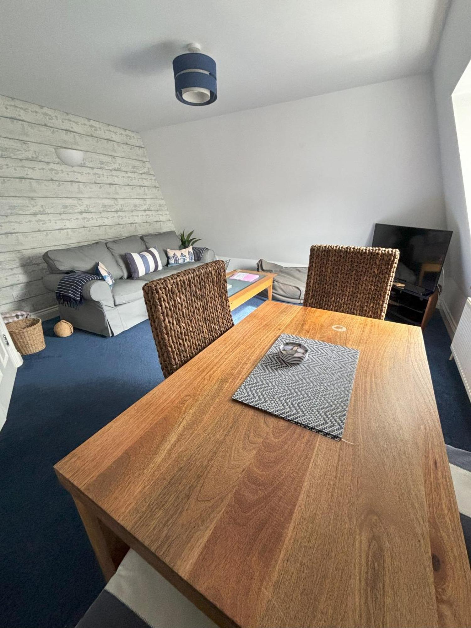 The Beach House Holiday Apartments Истборн Екстериор снимка