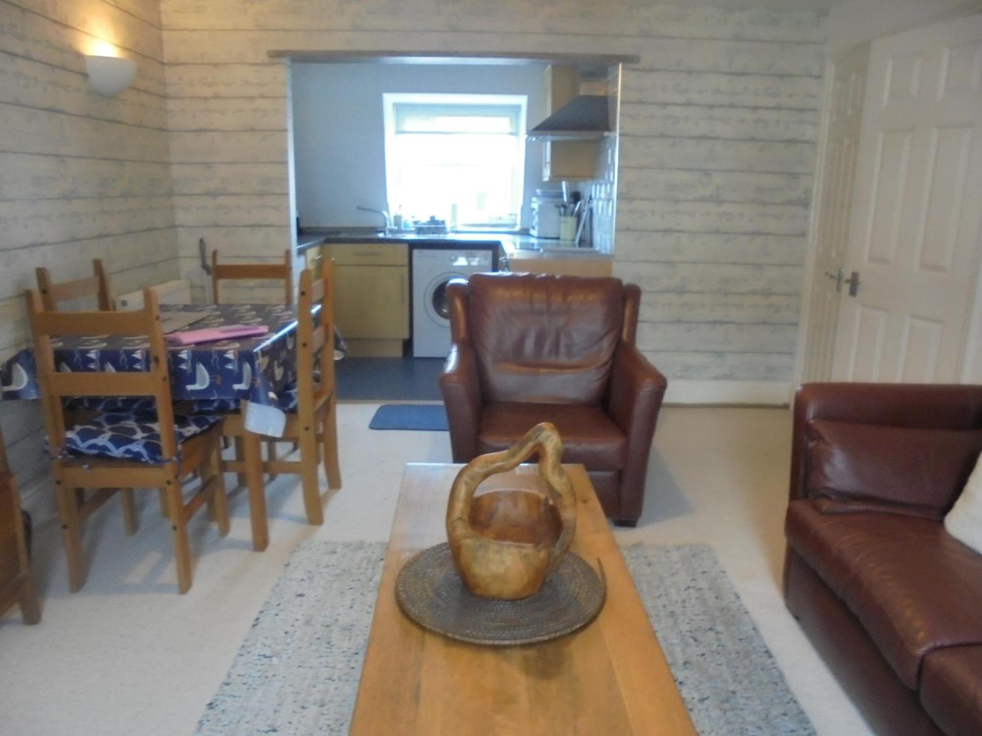 The Beach House Holiday Apartments Истборн Екстериор снимка