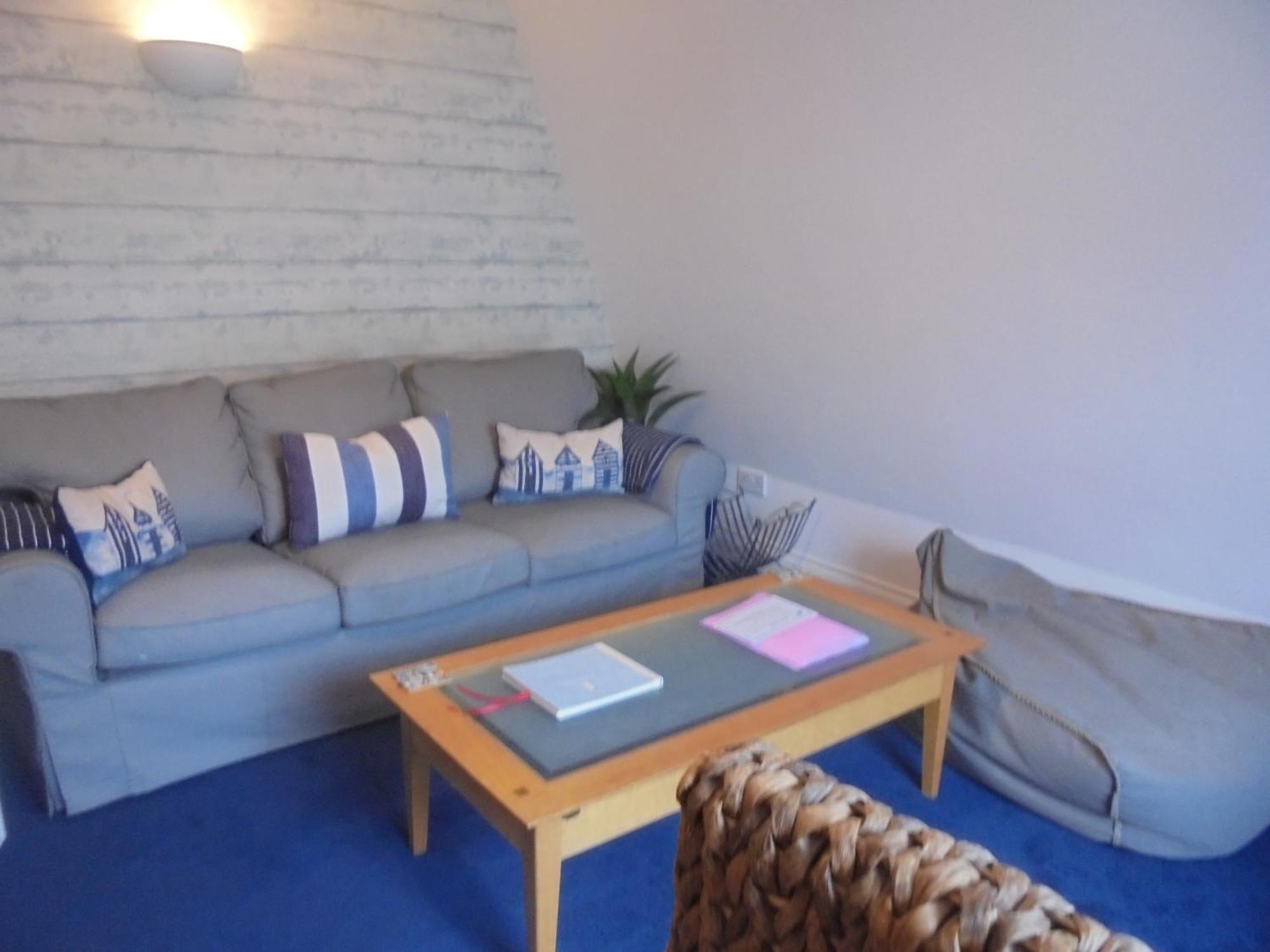 The Beach House Holiday Apartments Истборн Екстериор снимка