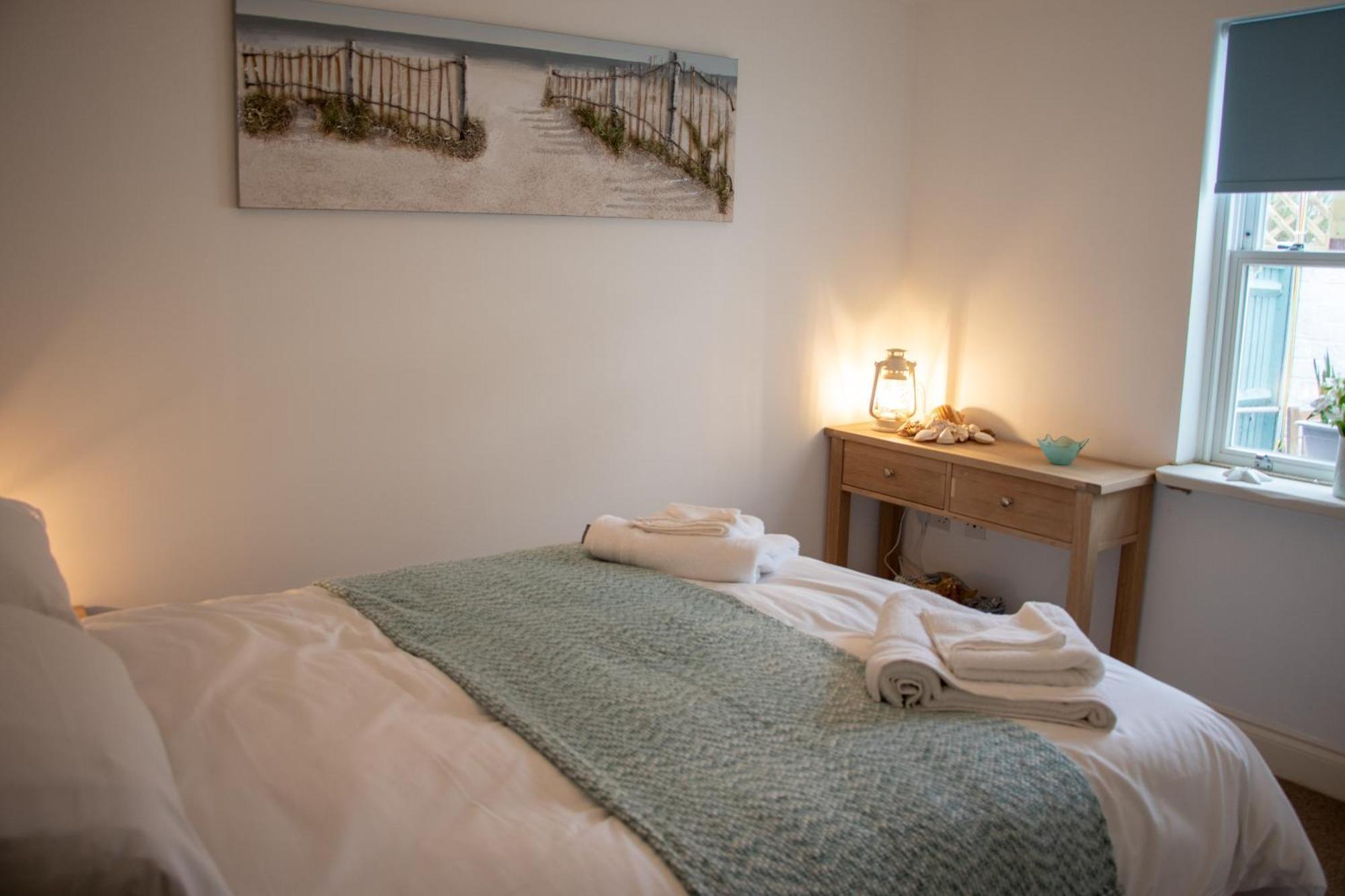 The Beach House Holiday Apartments Истборн Екстериор снимка