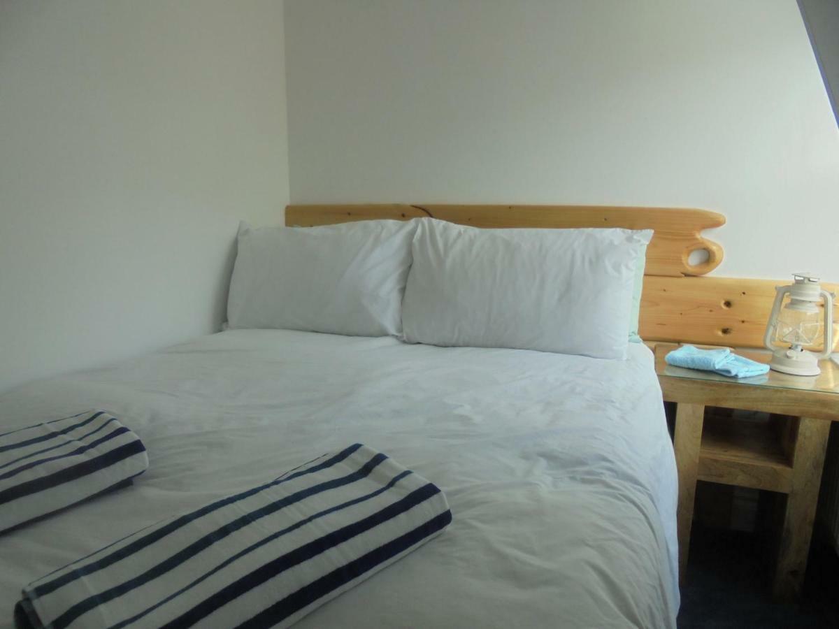 The Beach House Holiday Apartments Истборн Екстериор снимка